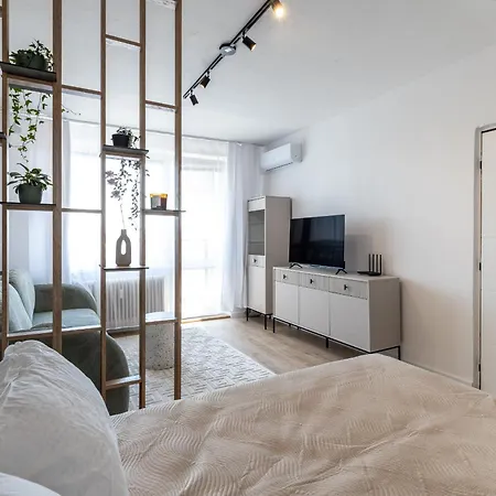 - One Bedroom Next To Old Town Apartment Košice
