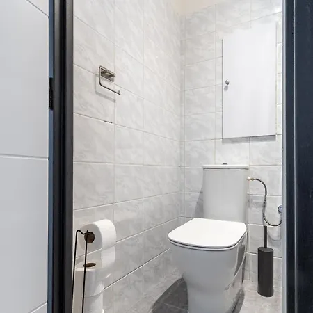 - One Bedroom Next To Old Town *